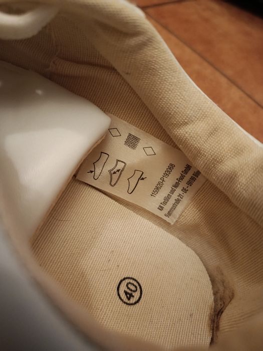 40 Białe sneakersy Unisex