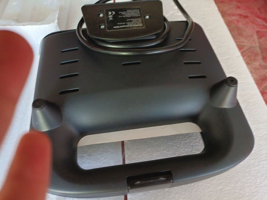 Opiekacz do kanapek Huslog  750W