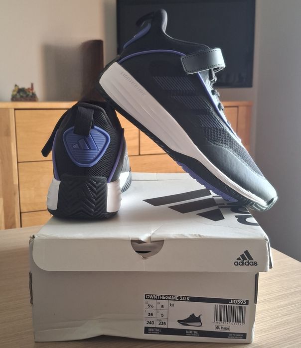 Tenis Adidas novos