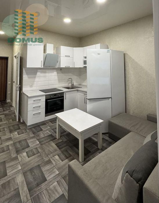 Продам светлую 1 комн на Боровского! ЖК Золотые Столбы