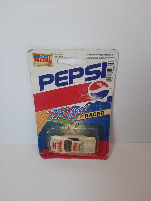 3 carros de colecção Pepsi (na caixa original)