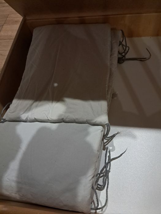 Łóżeczko dziecięce bukowe z szuflady, materac, gratisy