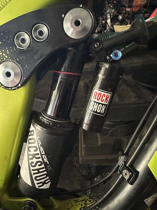 Rockshox vivid air r2c 241x76