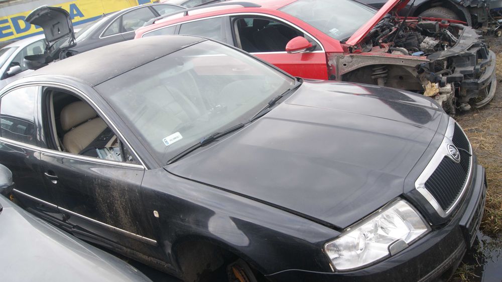 Skoda Superb 2004 Lakier(9910) na części maska zderzak klapa błotnik