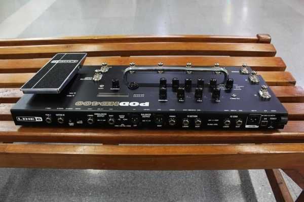 Pedaleira Line 6 POD HD400