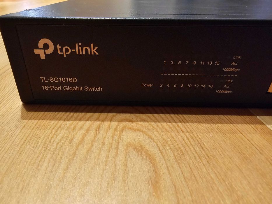 Vendo Switch TP-link 16 portas TL-SG1016D