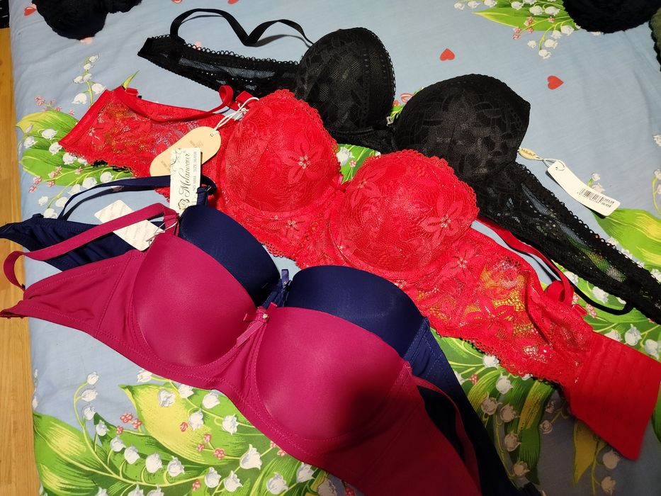 Бюстгалтер з пуш-пом