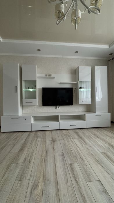 Продам стінку у вітальню