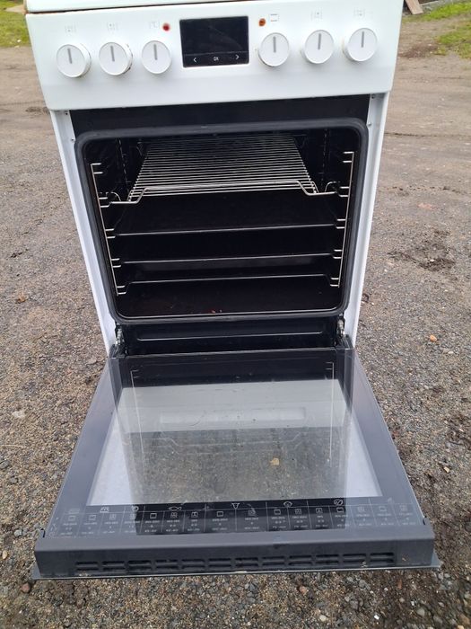 Kuchenka z płytą ceramiczną