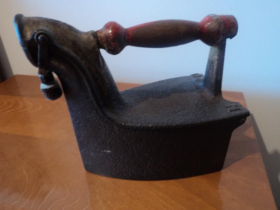 Ferro de passar e Máquina picar carne