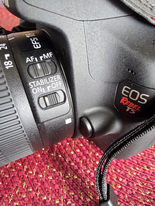 Canon EOS Reben T5 z obiektywem 18-55mm