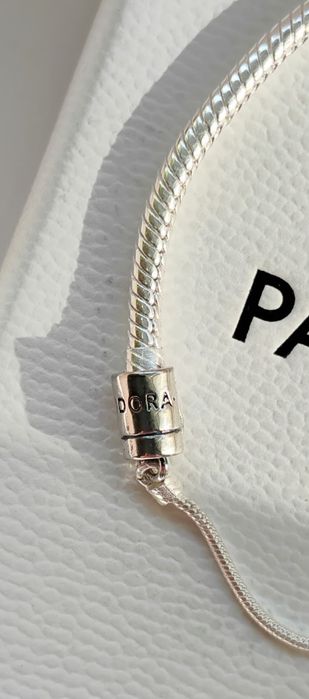 Eksluzywna bransoletka Pandora srebrna z sercem