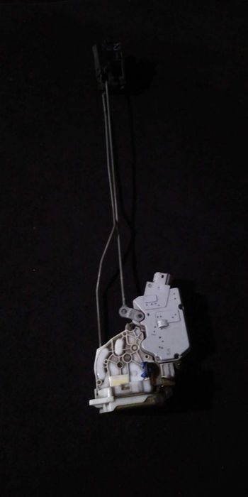 Fecho Da Porta Trás Dto Nissan Primera (P11)