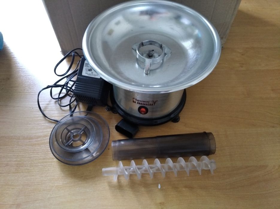 Фонтан із шоколаду