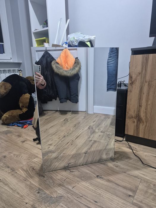 Lustro z szafką 76/50 cm