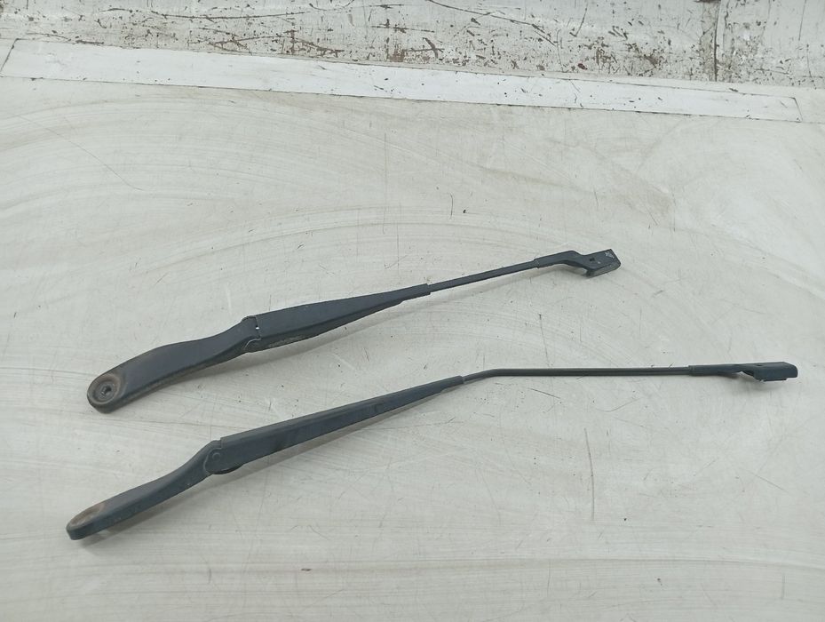 Astes/Escova Limpa Conjunto (2) - VOLVO C30 (533) | 06 - 13