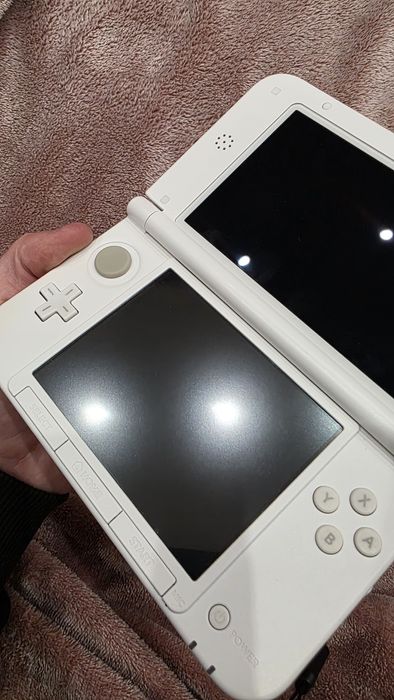 Nintendo 3DS LL  32 GB(біло-блакитна) + Circle Pad Pro