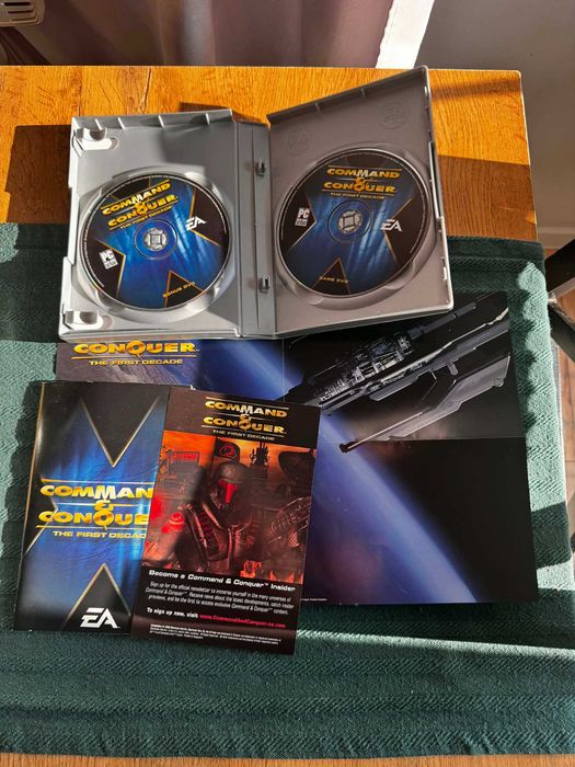 Command & Conquer The First Decade PC box + plakat