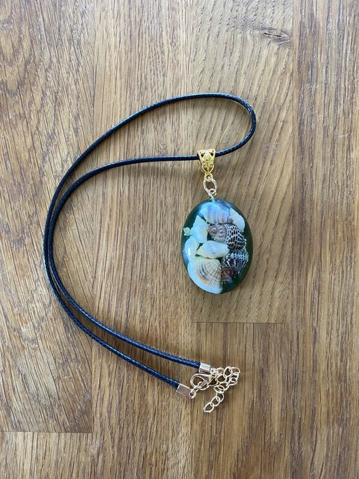 Naszyjnik z żywicy epoksydowej