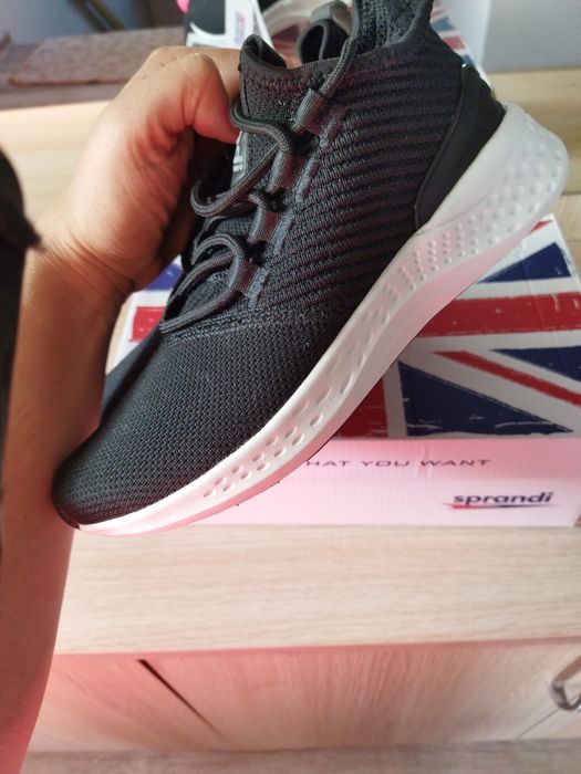 Nowe buciki sportowe Sprandi 36.