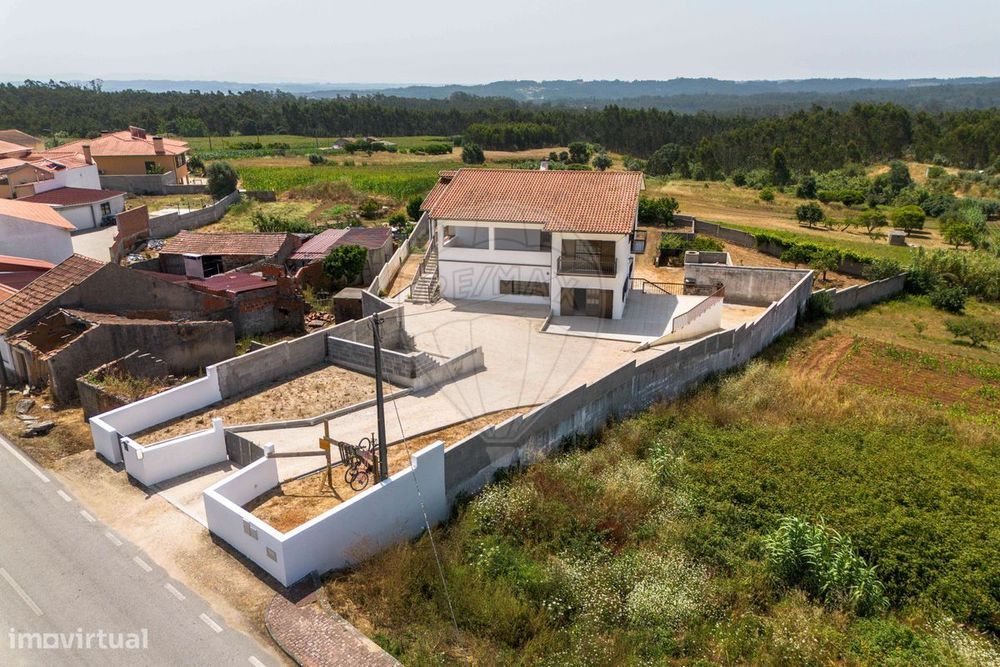 Moradia T4 para venda