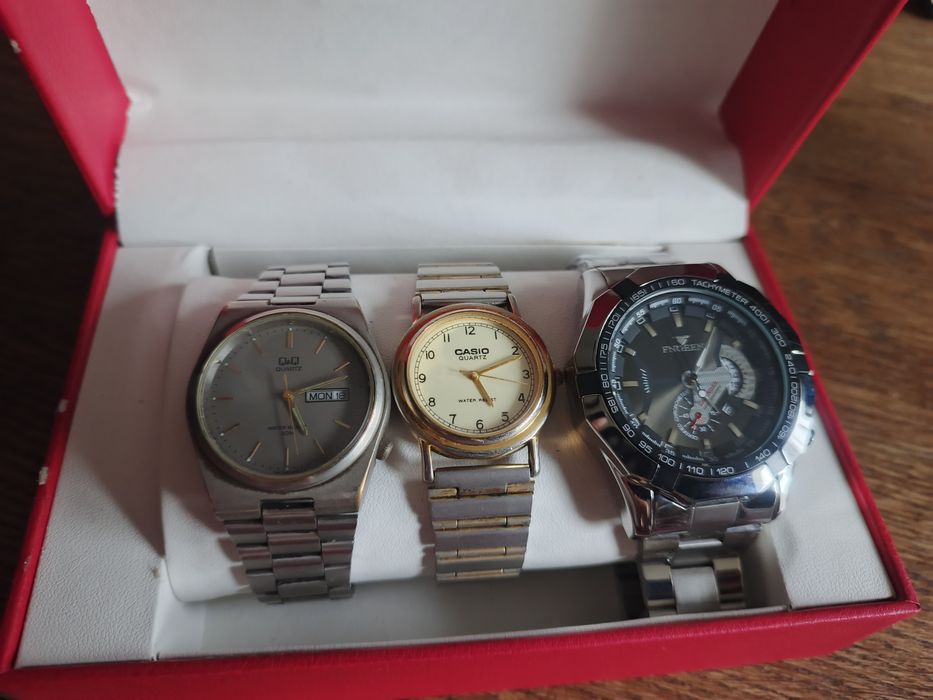 Sprzedam zestaw 3 zegarków Q&Q, Casio, Fngeen w pudełku