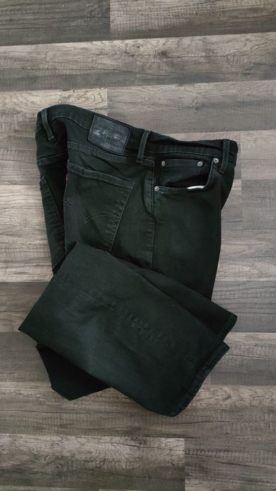 klasyczne ,proste ,czarne spodnie LEVI'S 514 33/32