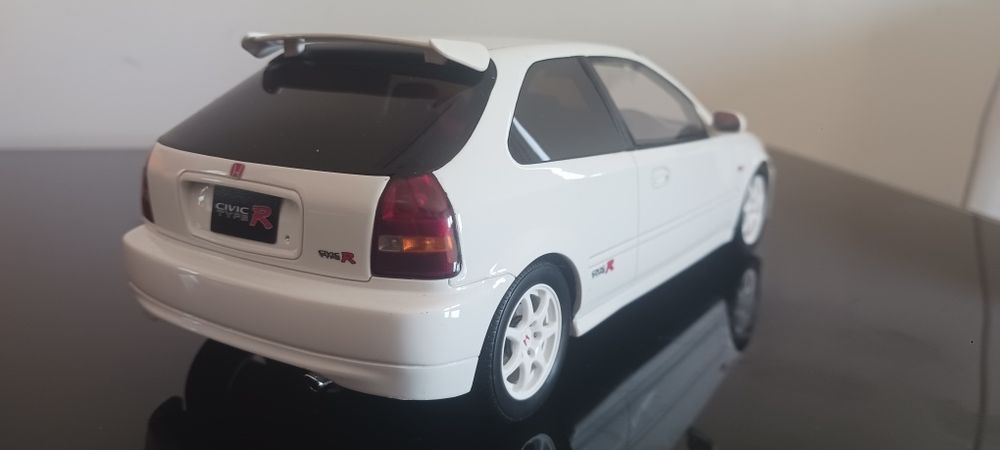 Miniatura Honda civic ek9 1/18
