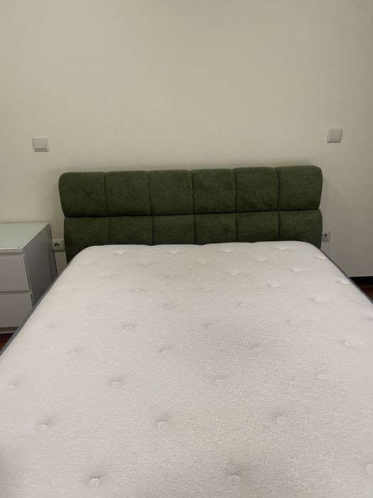 Cama estofada nova