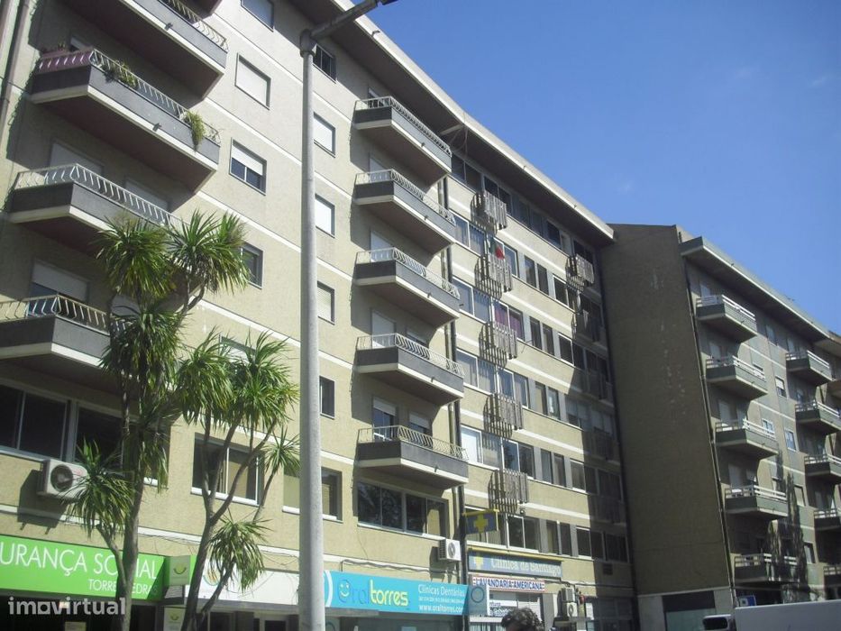 Apartamento T1 no centro de Torres Vedras para arrendamento