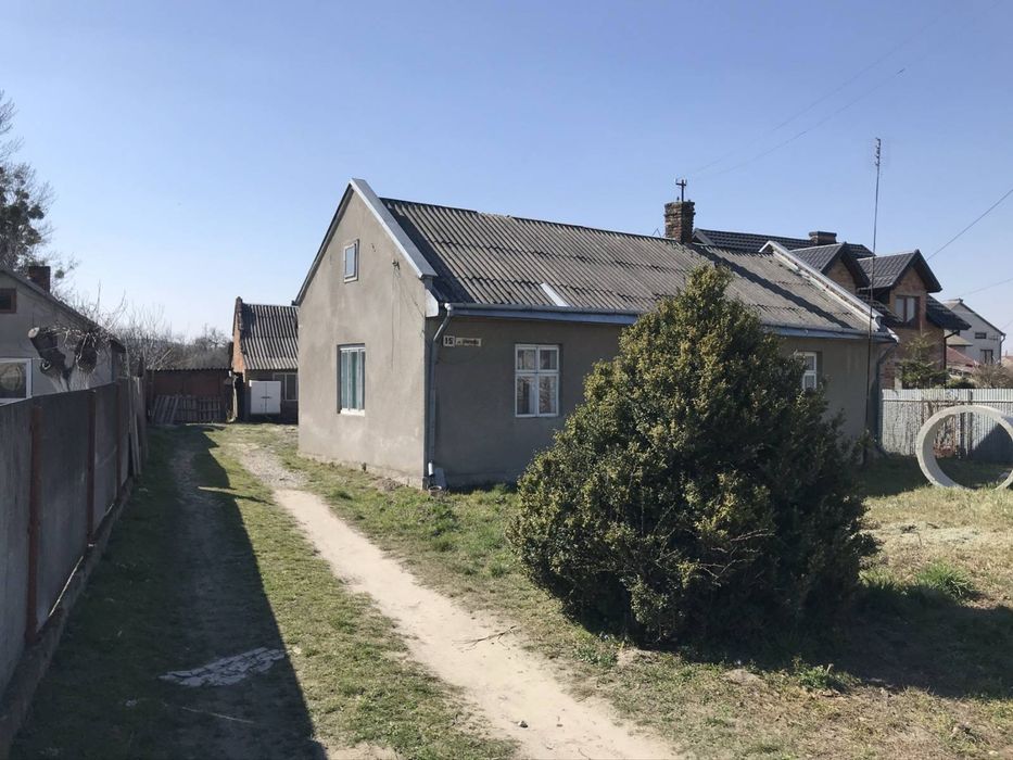 Продаж будинок м.Жовква