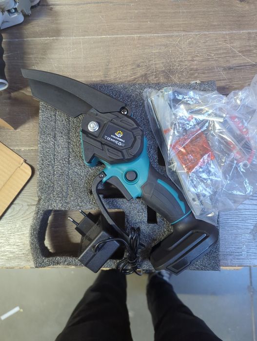 Piła do baterii Makita nowa