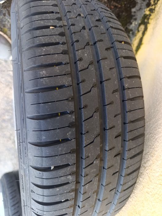 Jantes Liga Leve R15 com Pneus