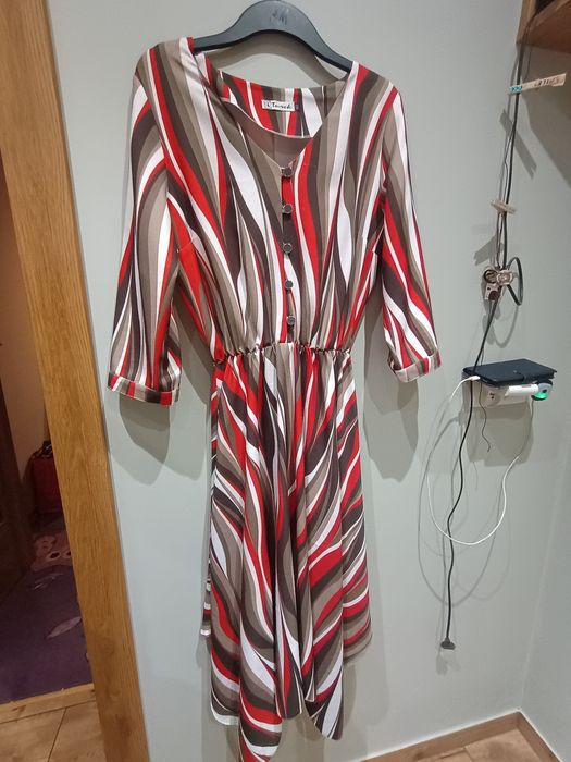 Sukienka w paski elegancka