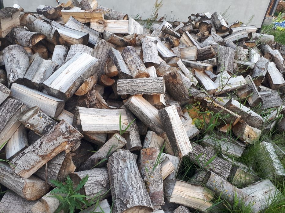 Drewno  suche  iglaste i liściaste.