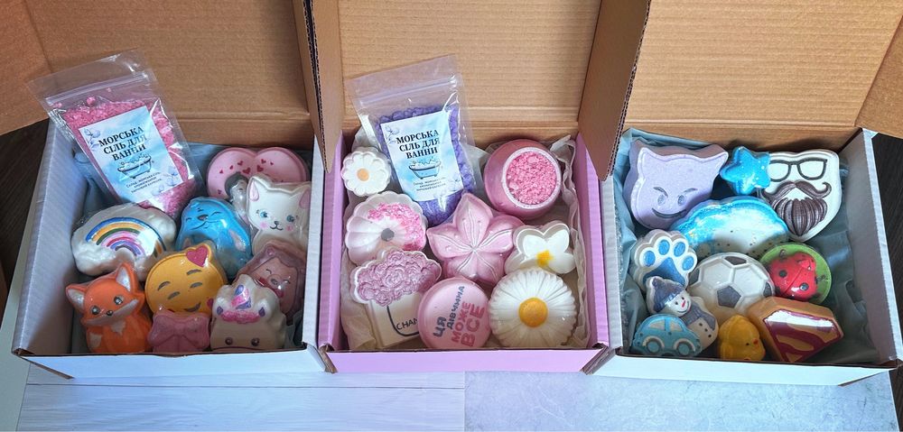 Новорічний подарунковий набір для дорослих та дітей шипучі бомбочки