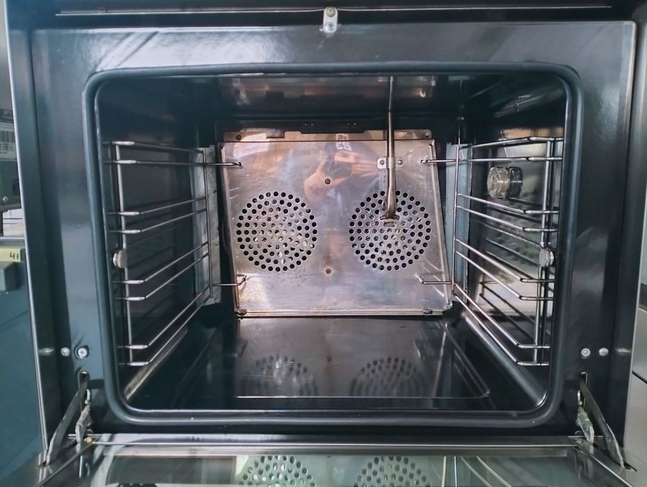 Конвекційна піч Unox XF 035