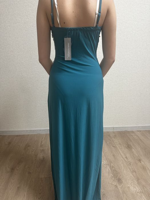 Розкішна випускна сукня