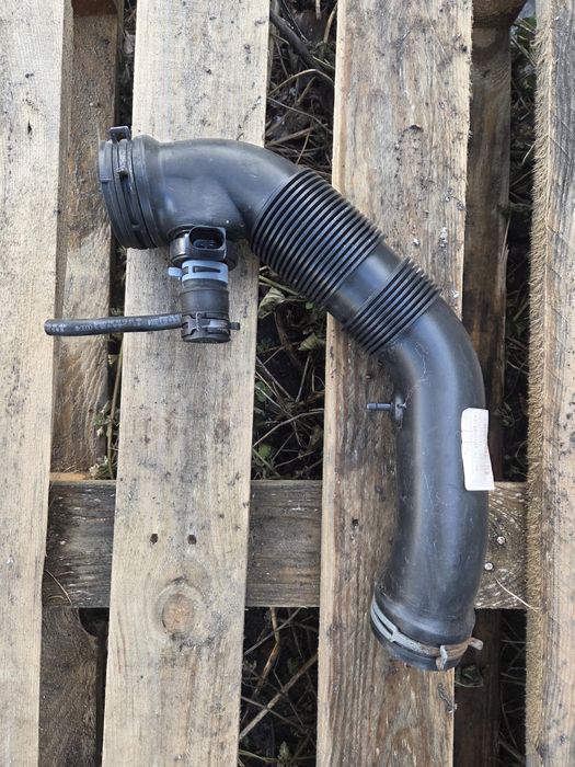 Патрубок воздушный дроссельной заслонки Skoda Audi Vw Seat