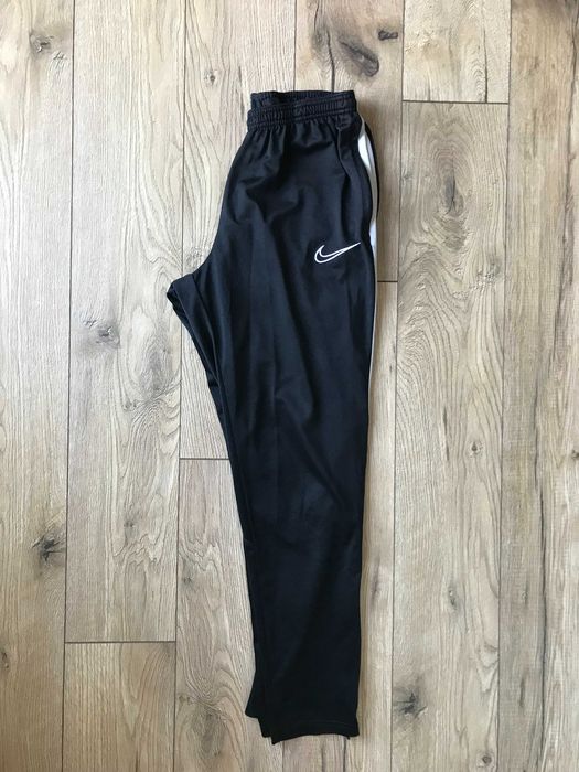 Spodnie dresowe Nike Dri-Fit Slim rozm. M