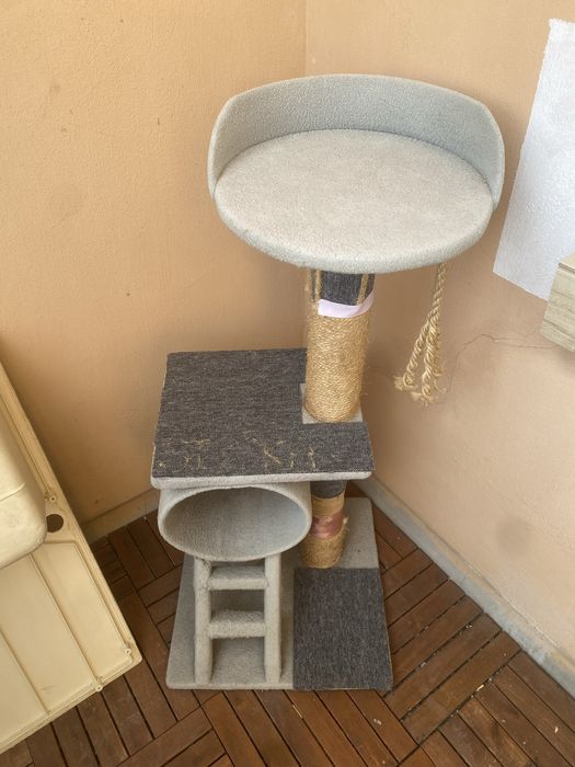 Na sprzedaż drapak dla kota