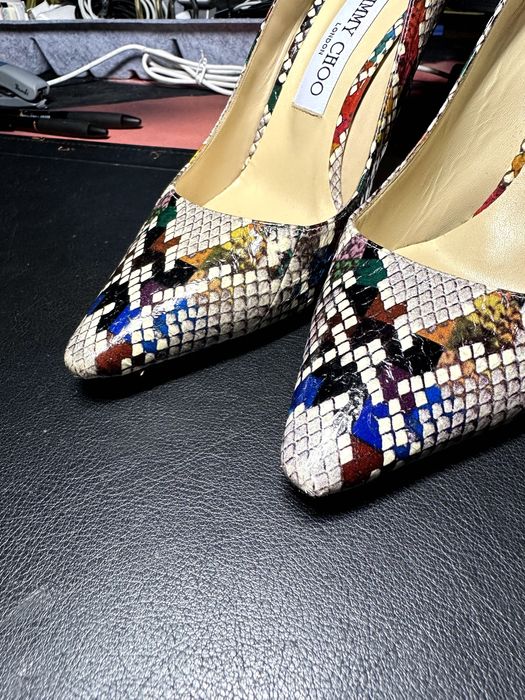 Sapatos de marca: Jimmy Choo, Yves Saint Laurent