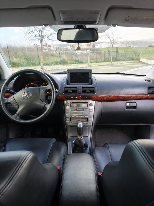 Toyota Avensis 2.0 VVT-i | 2005 | 147cv | Estofos em Pele Aquecidos