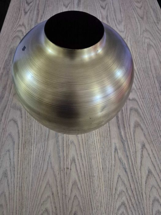 Wazon metalowy ozdobny