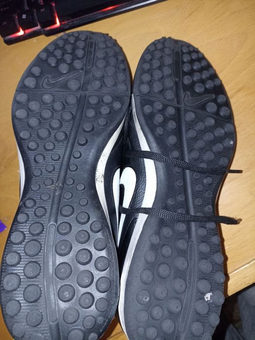 Сороконіжки nike tiempo