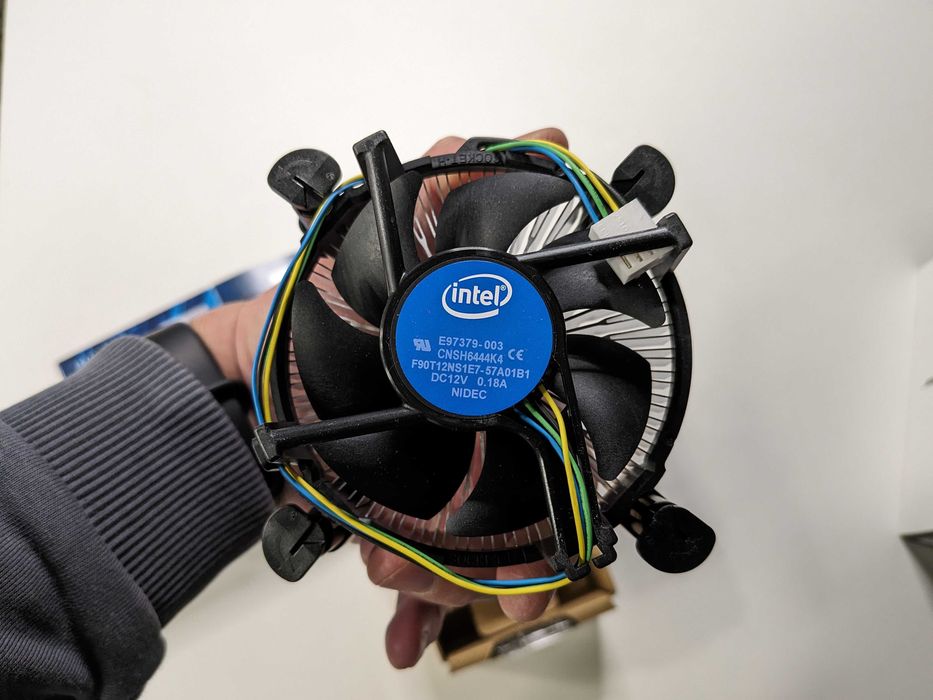 Боксовий кулер від Intel Pentium G4560 LGA 1151 (тільки кулер)