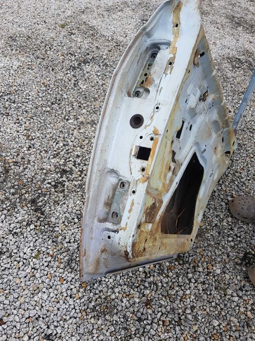 Drzwi tylne prawe mercedes W123 sedan