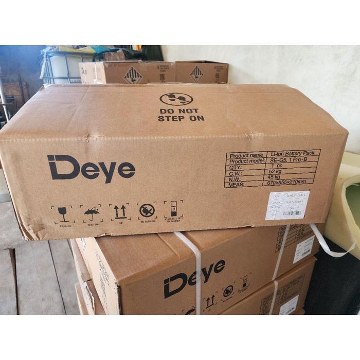 акумулятори Deye SE-G5.1 Pro-B Deye SE-F5 Pro-C dyness pylomtech solax LiFePo4 літій-залізо-фосфат