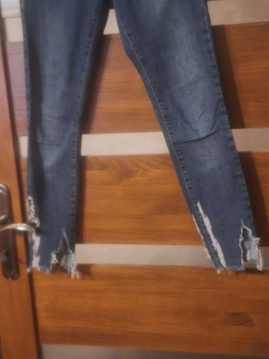 Spodnie damskie River Island rozm.8 stan bardzo dobry.