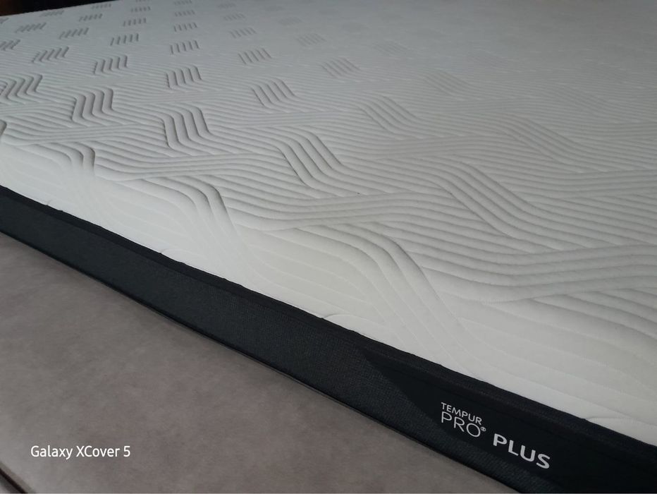 Łóżko z materacem Tempur + stelaż 200x200